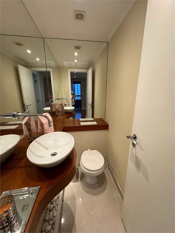 Apartamento à venda com 3 suítes em Vila Suzana, São Paulo, SP