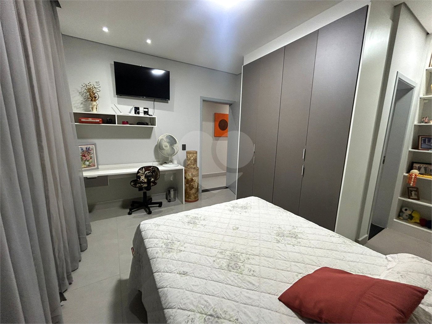 Casa à venda com 3 suítes no condomínio Renascence Residencial, Sorocaba - SP