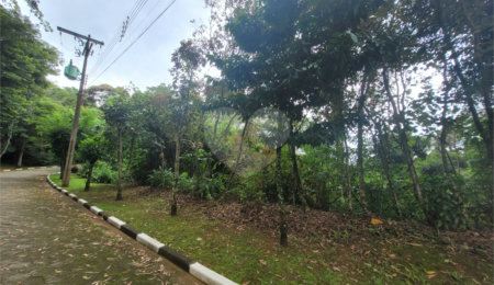 Terreno à venda no condomínio Parque Petrópolis 4 Secção, Mairiporã - SP
