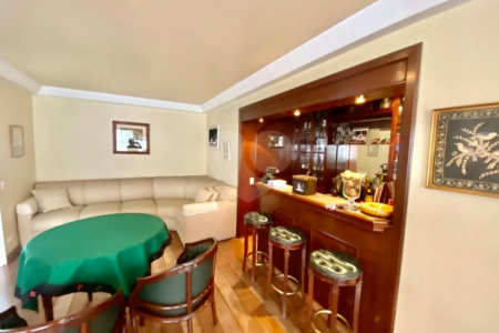 Apartamento à venda com 4 quartos, sendo 2 suítes, em Pinheiros, São Paulo, SP