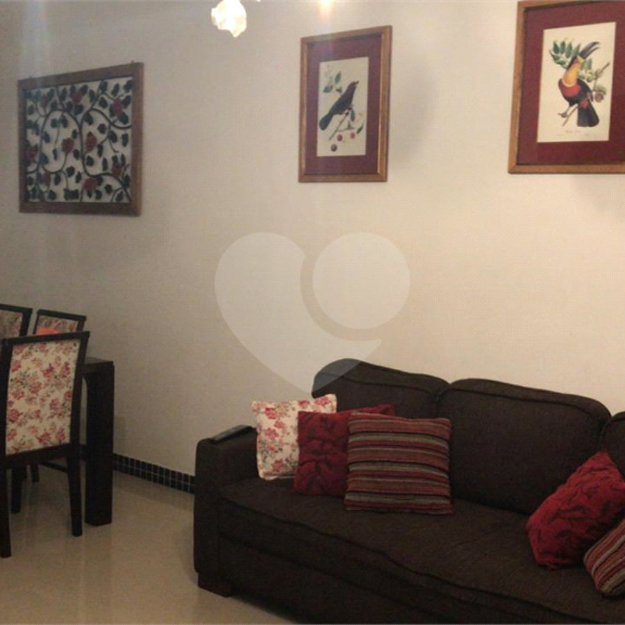 Casa à venda com 3 quartos, sendo 1 suíte, no condomínio Villaggio Portobello, São Paulo - SP