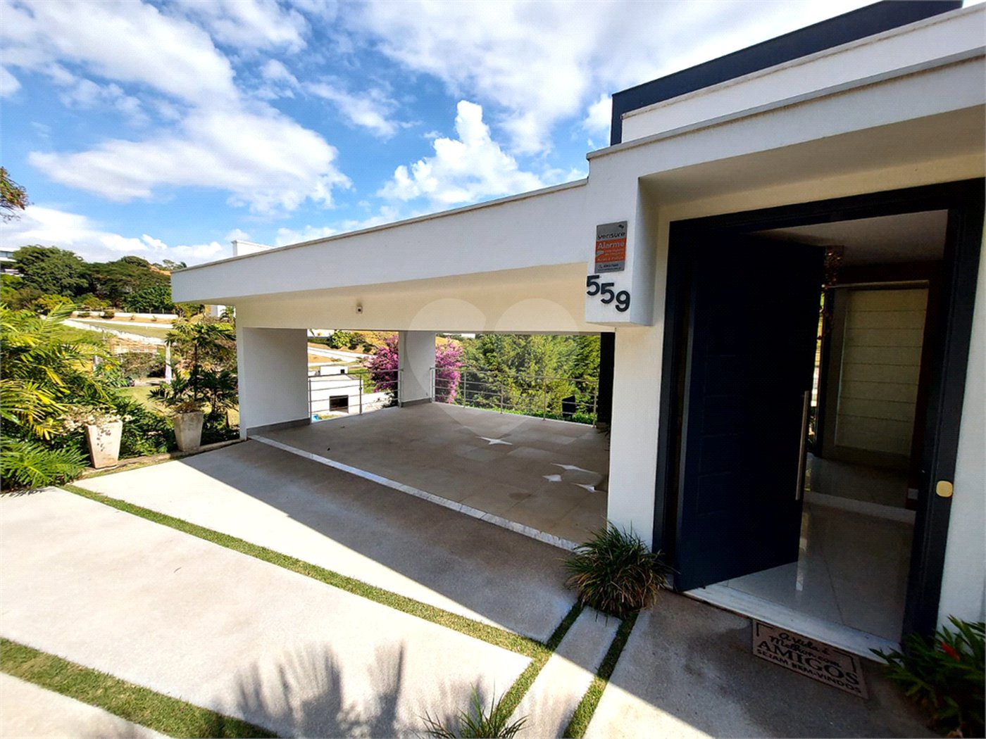 Casa à venda ou para alugar com 4 suítes no condomínio Jardim Primavera, Louveira - SP