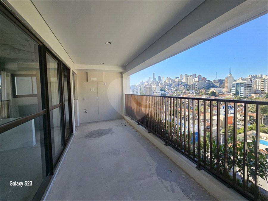 Apartamento à venda com 3 quartos, sendo 1 suíte,  em Pinheiros, São Paulo, SP