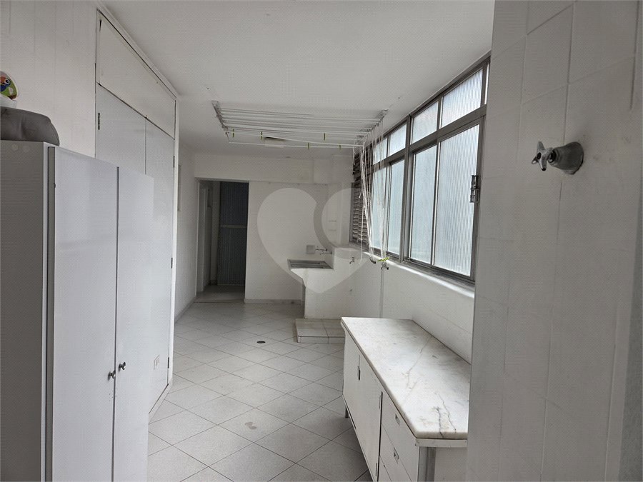 Apartamento à venda com 2 suítes em Cerqueira César, São Paulo, SP