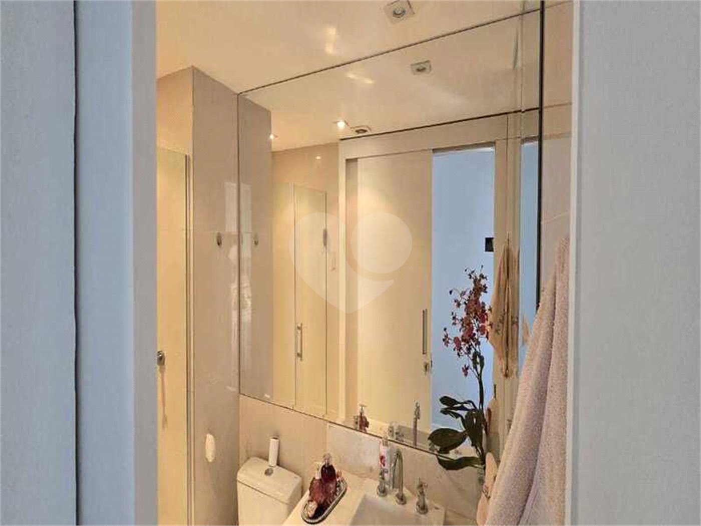 Apartamento à venda com 2 quartos, sendo 1 suíte,  em Vila Gertrudes, São Paulo, SP