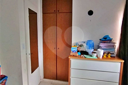 Apartamento à venda com 3 quartos, sendo 1 suíte,  em Jardim Parque Morumbi, São Paulo, SP