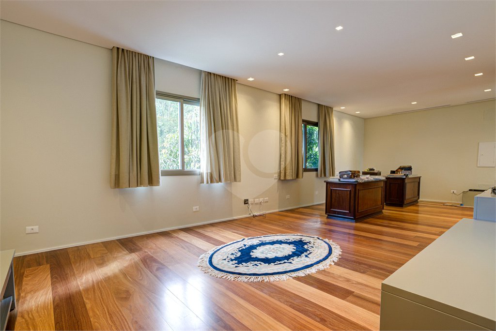 Casa à venda com 5 suítes em Jardim Cordeiro, São Paulo, SP