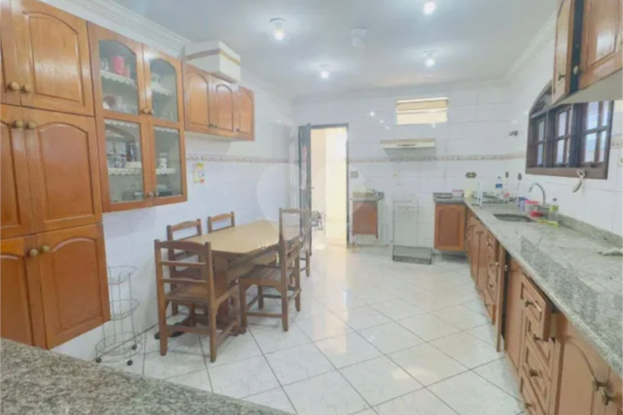 Sobrado à venda com 3 quartos em Vila Bonilha, São Paulo, SP