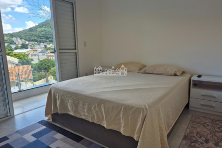 Casa à venda no bairro Recreio Maristela em Atibaia com linda vista para as montanhas