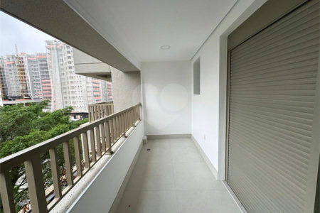 Apartamento à venda com 3 suítes em Moema, São Paulo, SP