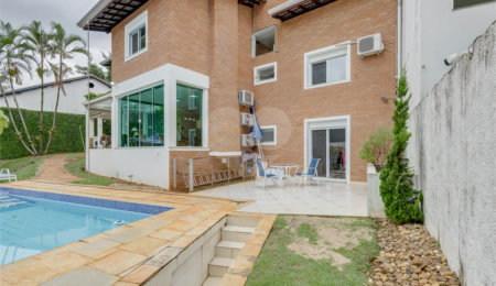 Sobrado à venda com 5 quartos, sendo 3 suítes,  em Jardim dos Estados, São Paulo, SP