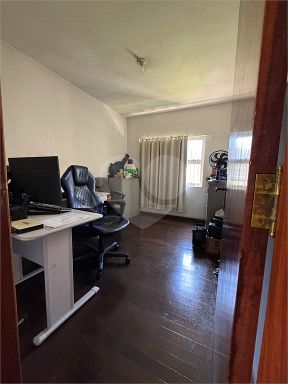 Casa à venda com 4 quartos, sendo 1 suíte,  em Vila Romão, Salto, SP