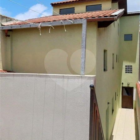 Casa com 324m², 4 dormitórios, sendo 1 suíte, 4 vagas, à venda no Jardim Las Vegas em Santo André.