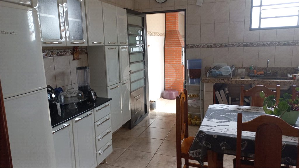 Sobrado à venda com 3 quartos em Jardim Bicão, São Carlos, SP