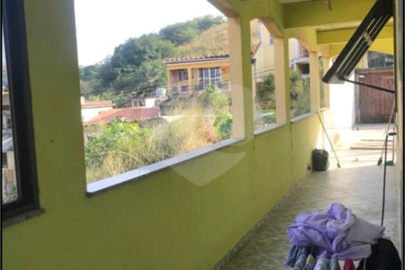 Casa à venda com 2 quartos, sendo 1 suíte, no condomínio Colinas, Rio de Janeiro - RJ