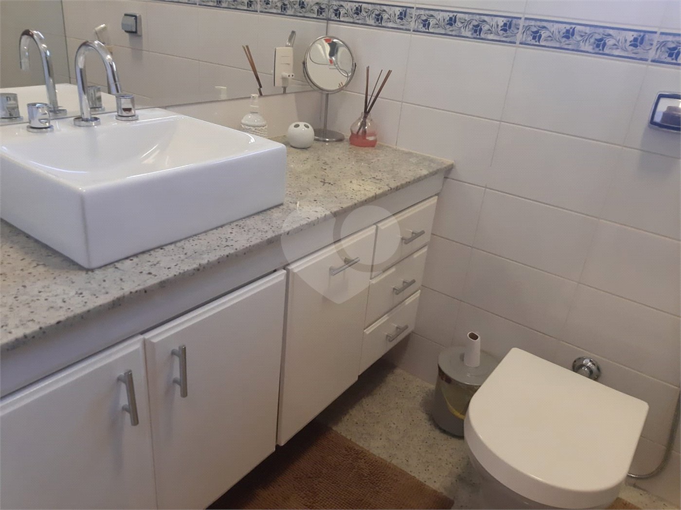 Casa à venda com 4 quartos, sendo 2 suítes,  no condomínio Estância Marambaia, Vinhedo - SP