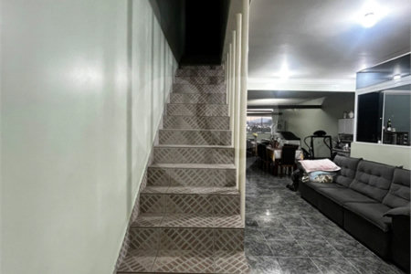 Sobrado à venda com 5 quartos, sendo 3 suítes, em Jardim Jaraguá (são Domingos), São Paulo, SP