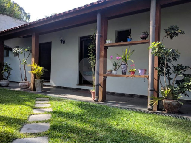 Sobrado à venda ou para alugar com 5 quartos, sendo 3 suítes,  em Jardim Marajoara, São Paulo, SP