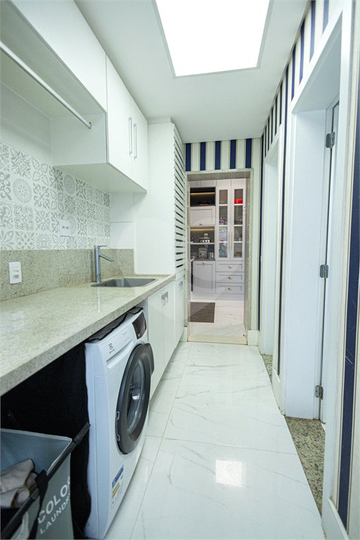 Apartamento à venda com 5 quartos, sendo 4 suítes,  em Parque Reboucas, São Paulo, SP
