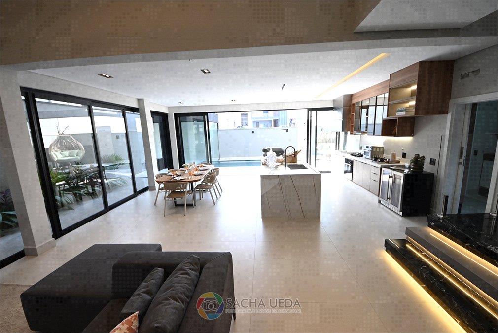Casa à venda com 4 suítes no condomínio Residencial Dona Maria Candida, Indaiatuba - SP