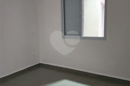 Casa à venda com 2 quartos, sendo 1 suíte, no condomínio Residencial Sanches, São Paulo - SP