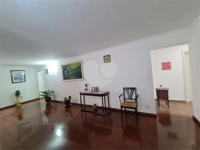 Casa Térrea à venda com 4 quartos, sendo 1 suíte,  em Interlagos, São Paulo, SP
