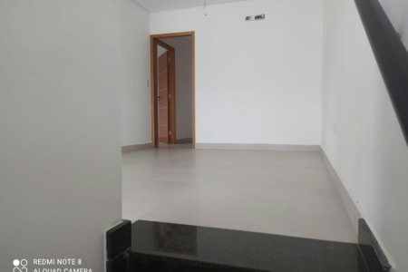Sobrado com 3 dormitórios à venda, 107 m² por R$ 825.000,00 - Estuário - Santos/SP