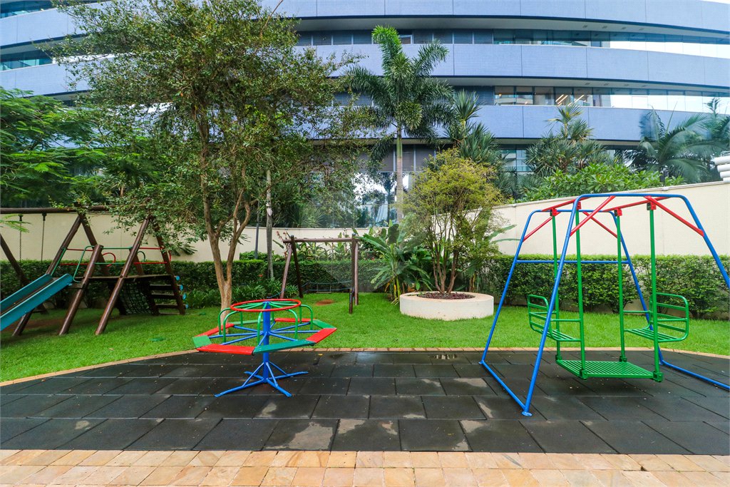 Apartamento à venda com 3 suítes em Cidade Monções, São Paulo, SP