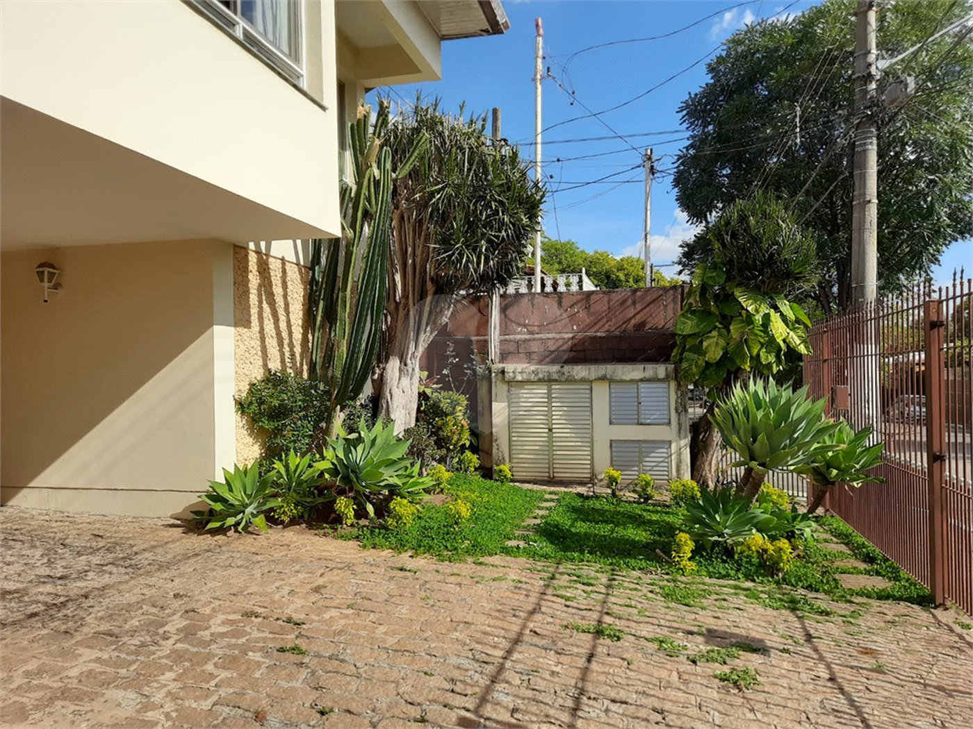 Casa à venda com 4 quartos, sendo 1 suíte,  em Parque Continental, São Paulo, SP