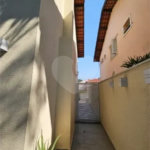 Casa à venda com 3 quartos, sendo 2 suítes, no condomínio Vila Borghese, São Paulo - SP
