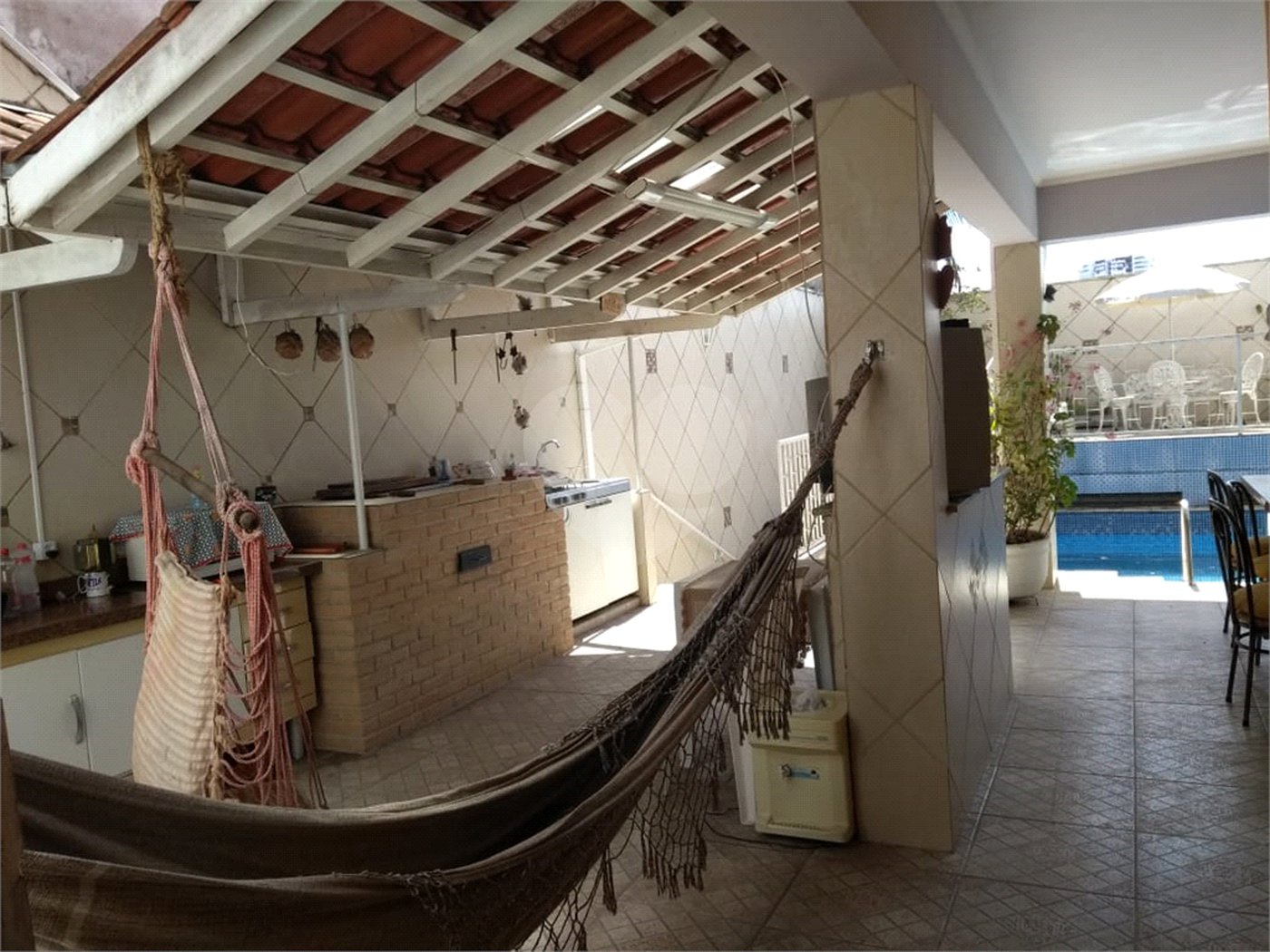 Casa à venda com 5 quartos, sendo 3 suítes,  em Vila Oliveira, Mogi das Cruzes, SP