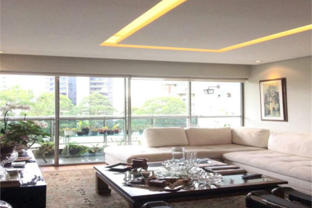 Apartamento à venda com 3 quartos, sendo 1 suíte,  em Vila Andrade, São Paulo, SP