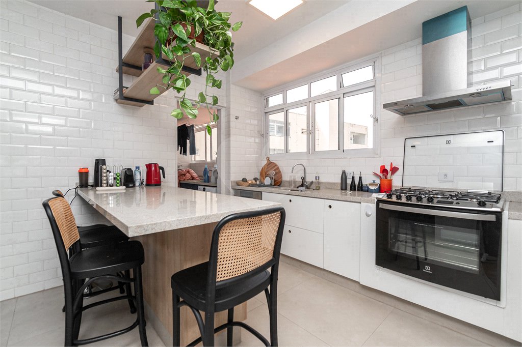 Apartamento à venda com 2 quartos, sendo 1 suíte,  em Pinheiros, São Paulo, SP