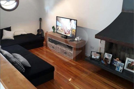 Sobrado à venda com 8 quartos, sendo 2 suítes,  em Santana, São Paulo, SP