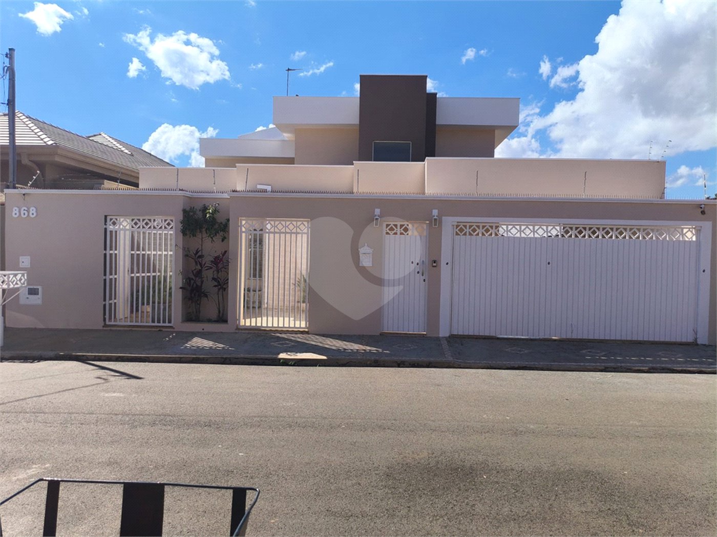 Casa à venda com 5 quartos, sendo 1 suíte,  em Jardim Colombo, Itapetininga, SP