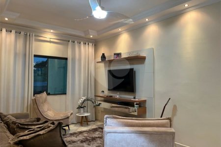 Sobrado à venda com 3 quartos, sendo 1 suíte,  em Vila Pirituba, São Paulo, SP