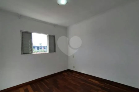 Sobrado à venda com 3 quartos, sendo 1 suíte, em Jardim Ester, São Paulo, SP
