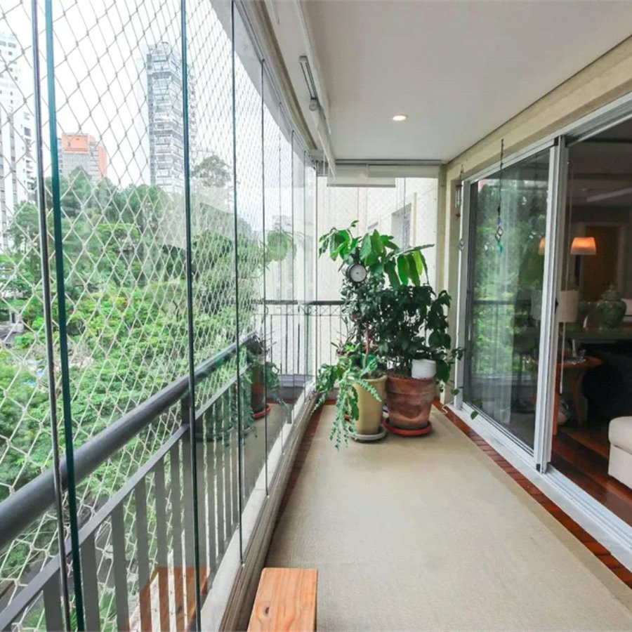 Apartamento à venda com 3 suítes em Real Parque, São Paulo, SP