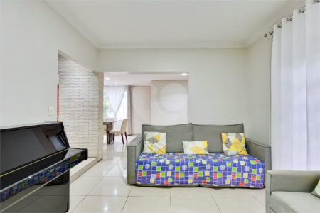 Sobrado à venda com 3 quartos, sendo 1 suíte,  em Alto da Boa Vista, São Paulo, SP