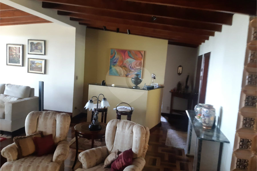 Casa à venda com 3 quartos, sendo 1 suíte, no condomínio Jardim da Monntanha Ii, Mairiporã - SP