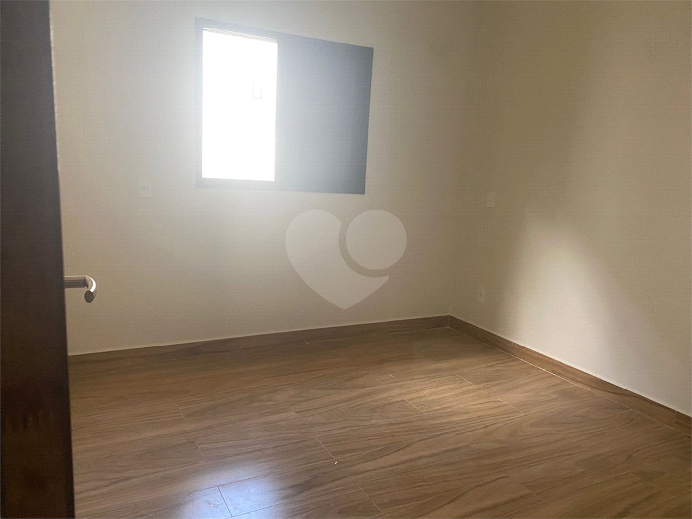 Casa à venda com 3 suítes no condomínio Condomíno Helena Maria, Sorocaba - SP