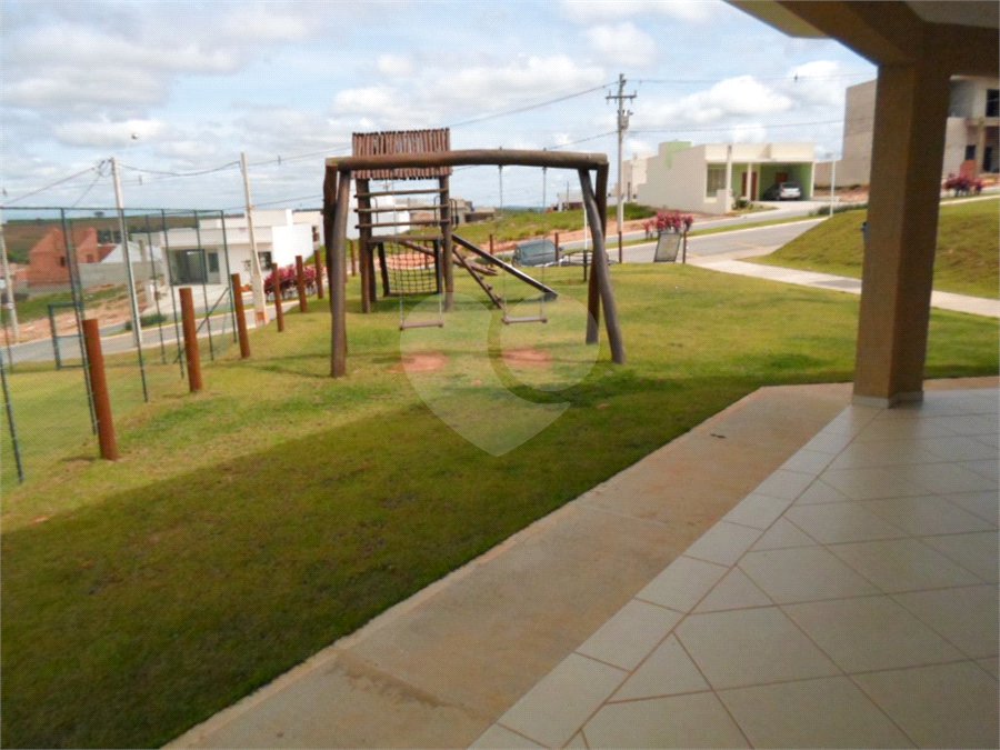 Casa à venda com 4 quartos, sendo 1 suíte, no condomínio Villagio Milano, Sorocaba - SP