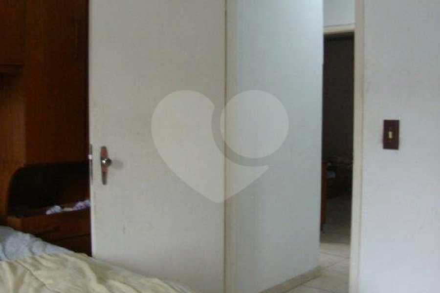 Sobrado à venda com 3 quartos, sendo 1 suíte,  em Parque Peruche, São Paulo, SP