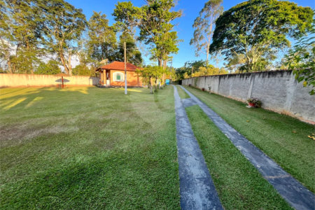 Chácara à venda com 6 quartos, sendo 1 suíte,  em Cercadinho, Alambari, SP