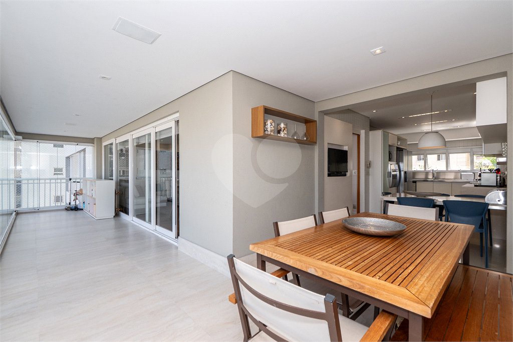 Apartamento à venda com 3 suítes em Sumarezinho, São Paulo, SP