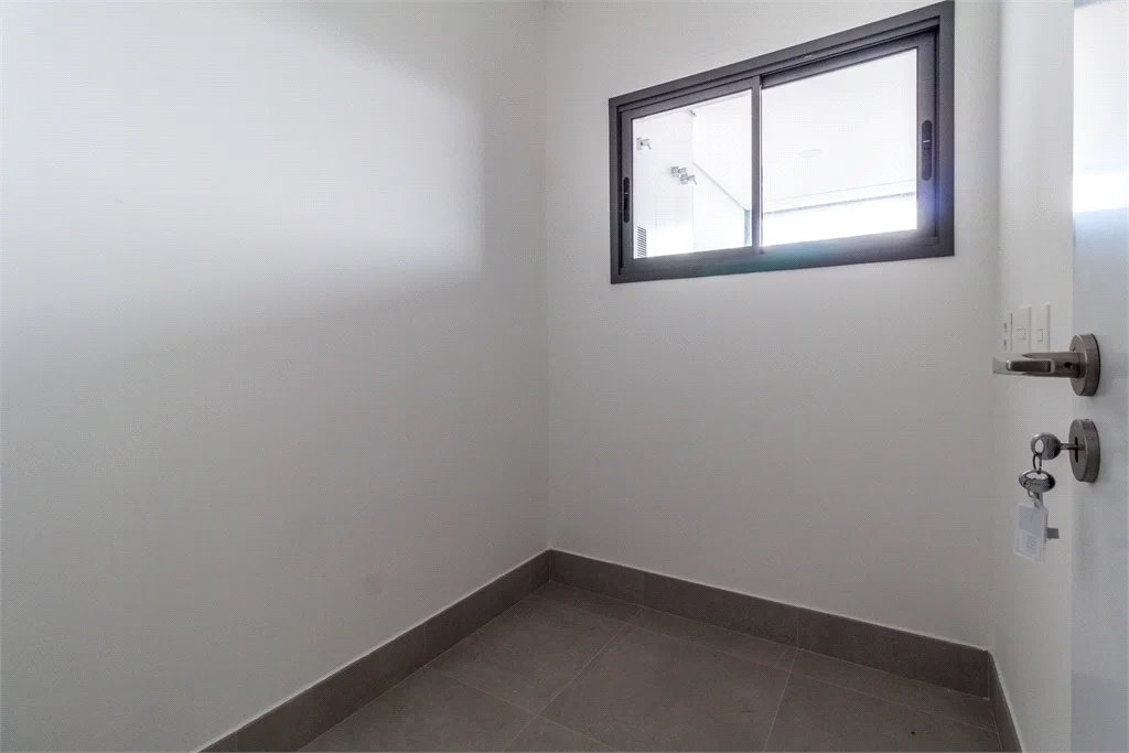 Apartamento à venda ou para alugar com 4 quartos, sendo 3 suítes,  em Jardim Morumbi, São Paulo, SP