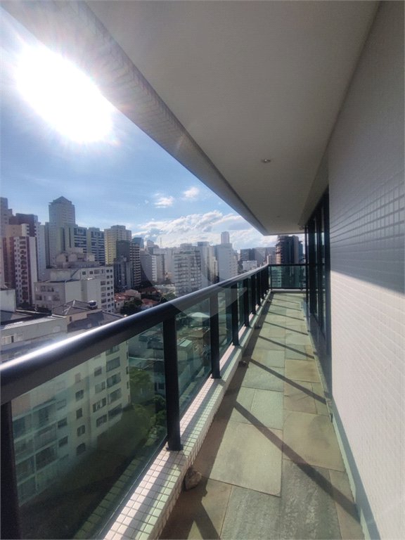 Apartamento à venda com 4 quartos, sendo 3 suítes, em Aclimação, São Paulo, SP