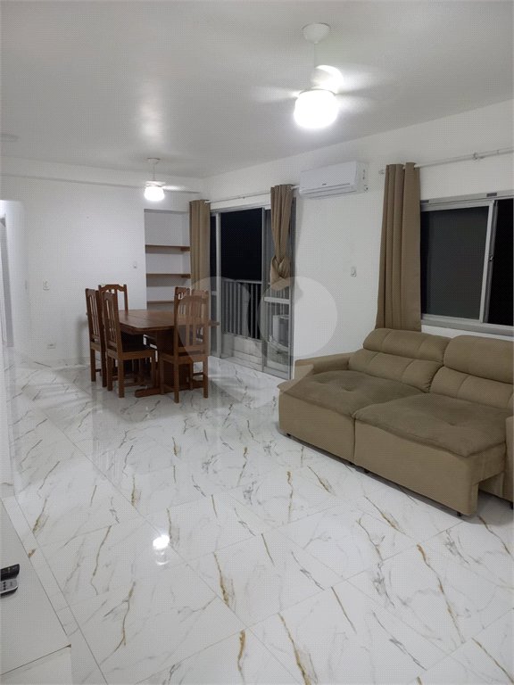Apartamento à venda com 3 quartos, sendo 1 suíte, em Tortuga, Guarujá, SP