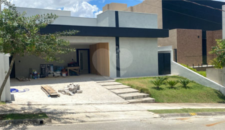 Casa à venda com 3 quartos, sendo 1 suíte,  no condomínio Cyrela Landscape, Votorantim - SP
