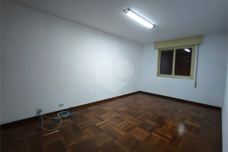 Casa para alugar com 4 quartos, sendo 2 suítes, no condomínio Comendador Elias Zarzur, São Paulo - SP